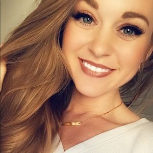 Meet your Posher, Olivia